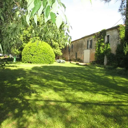 Les Esclots , Nimes, 4 Personne