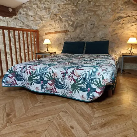 Les Esclots , Nimes, 4 Personne